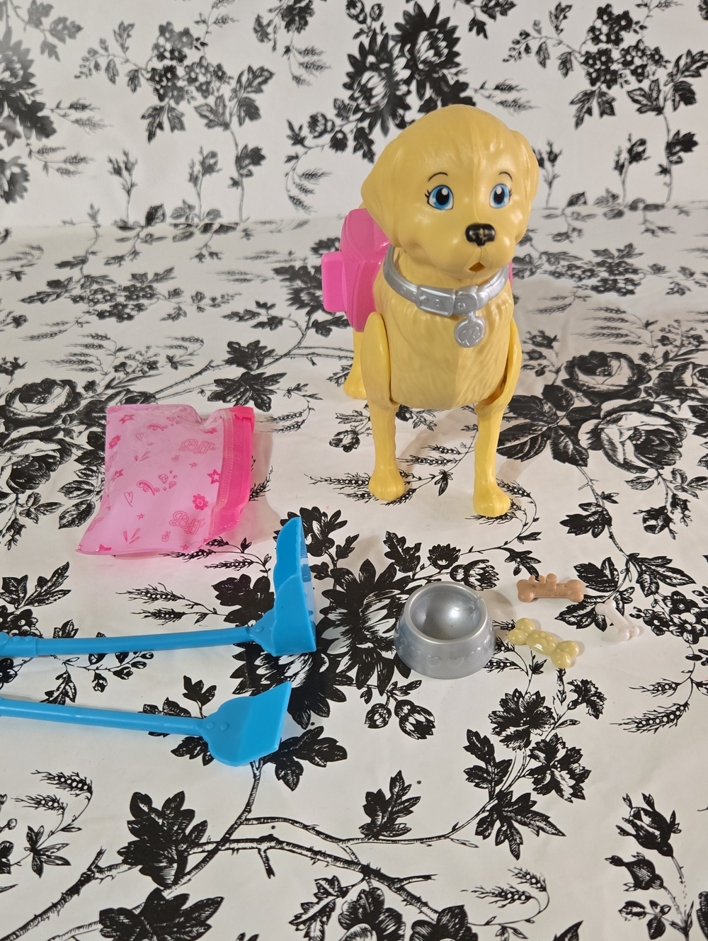 Yellow Plastic Toy Dog B81